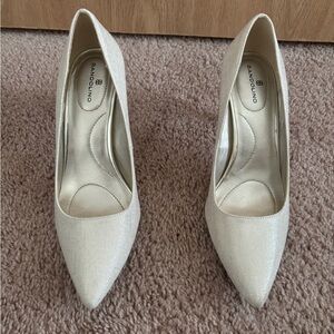 Bandolino Women's Champagne Pumps